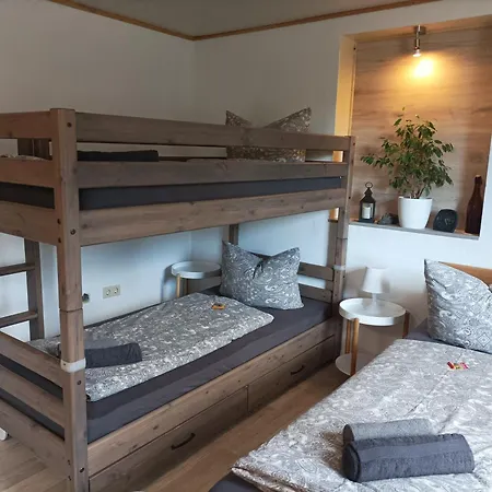 Braeustuebel, Free Wi-fi, Parken, Grillecke, Naehe Rennsteig * Lehesten